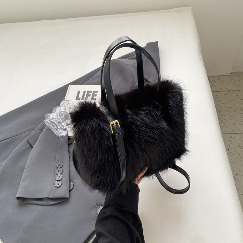 Sac en fausse fourrure façon renard – Porté épaule ou bandoulière