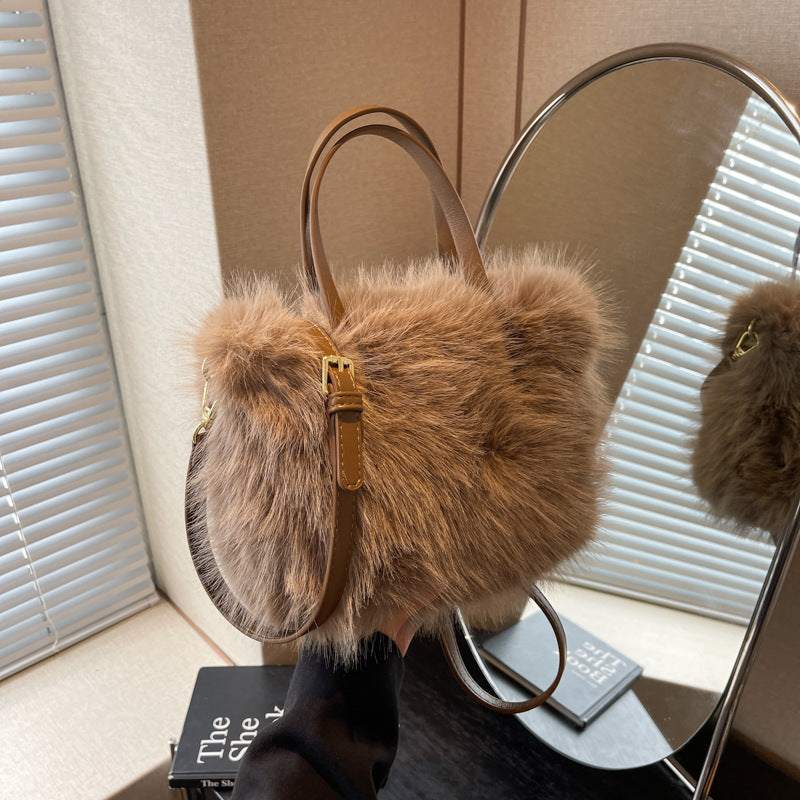 Sac en fausse fourrure façon renard – Porté épaule ou bandoulière